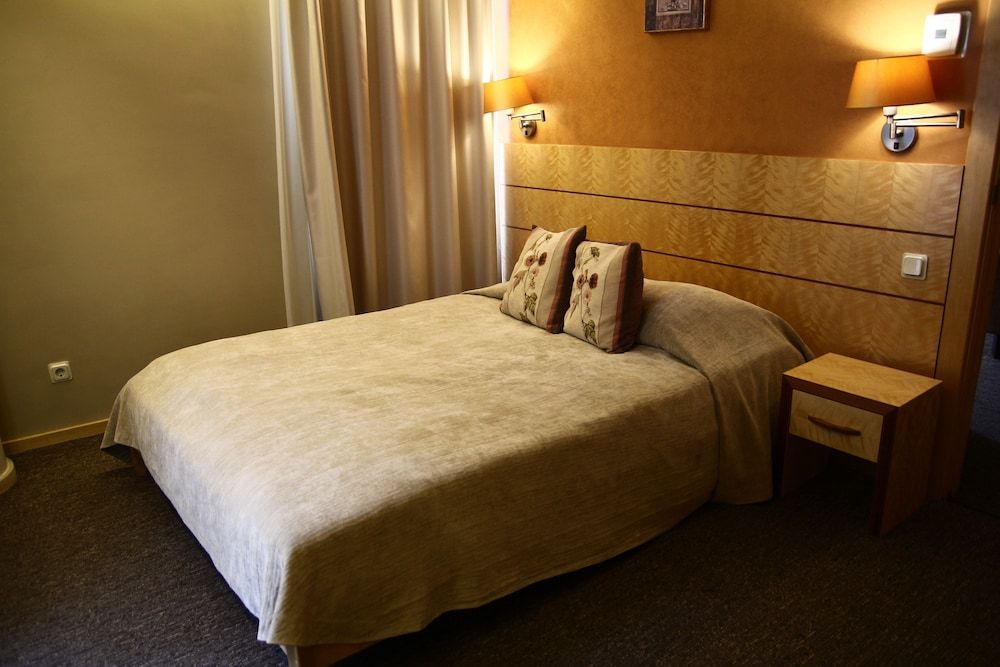 Royal Square Hotel & Suites Deluxe Suite
