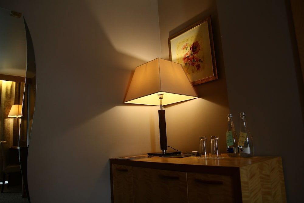 Royal Square Hotel & Suites Deluxe Suite 3