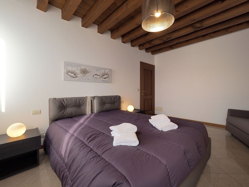 Apartment, 2 Bedrooms, Venetian Style 2