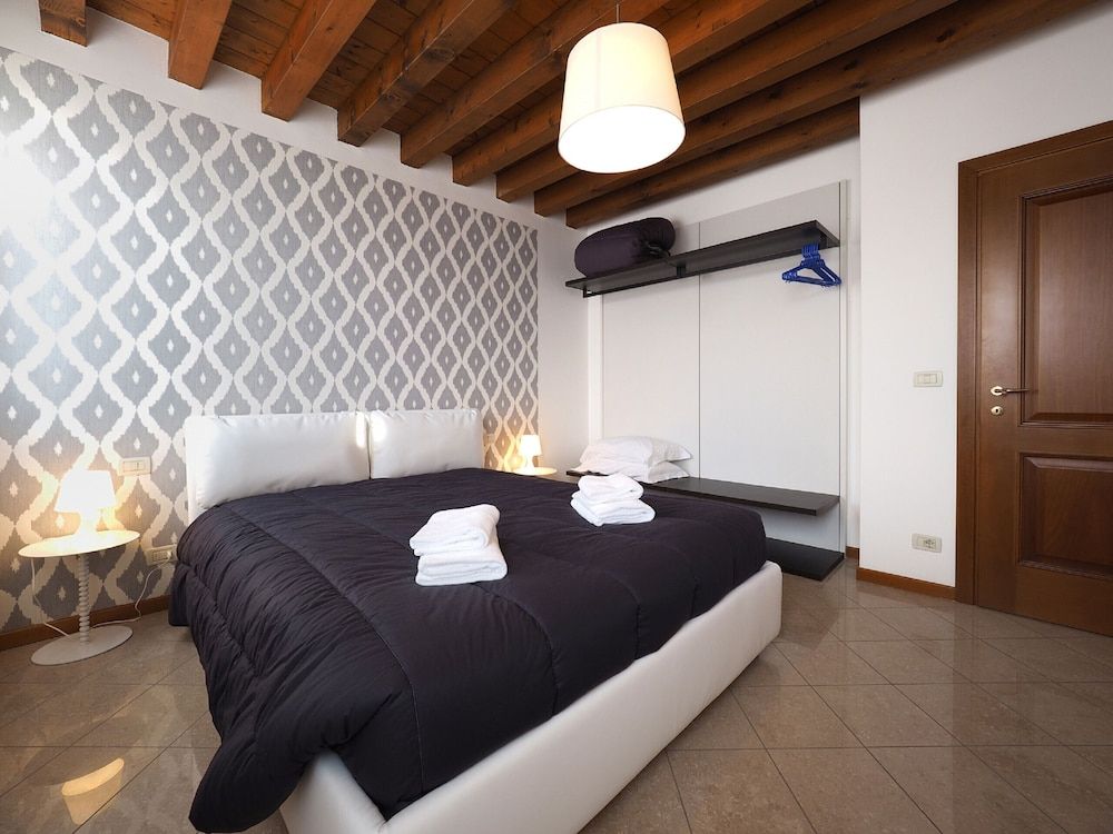 Apartment, 2 Bedrooms, Venetian Style 2