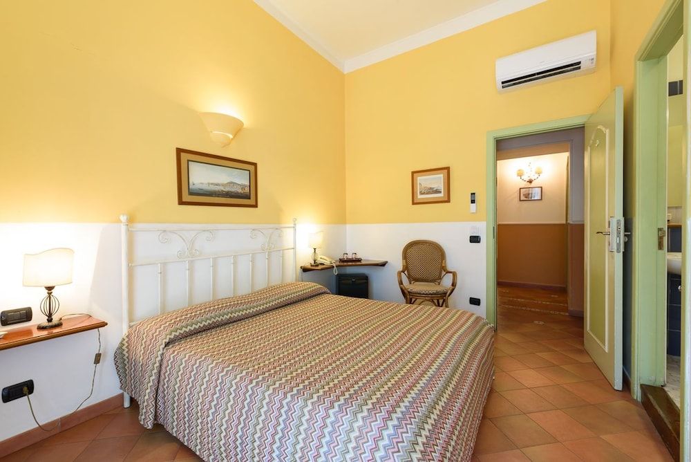 Mergellina Double Room 8