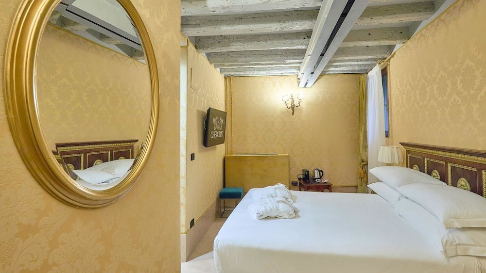 Ai Cherubini Standard Double Room 7