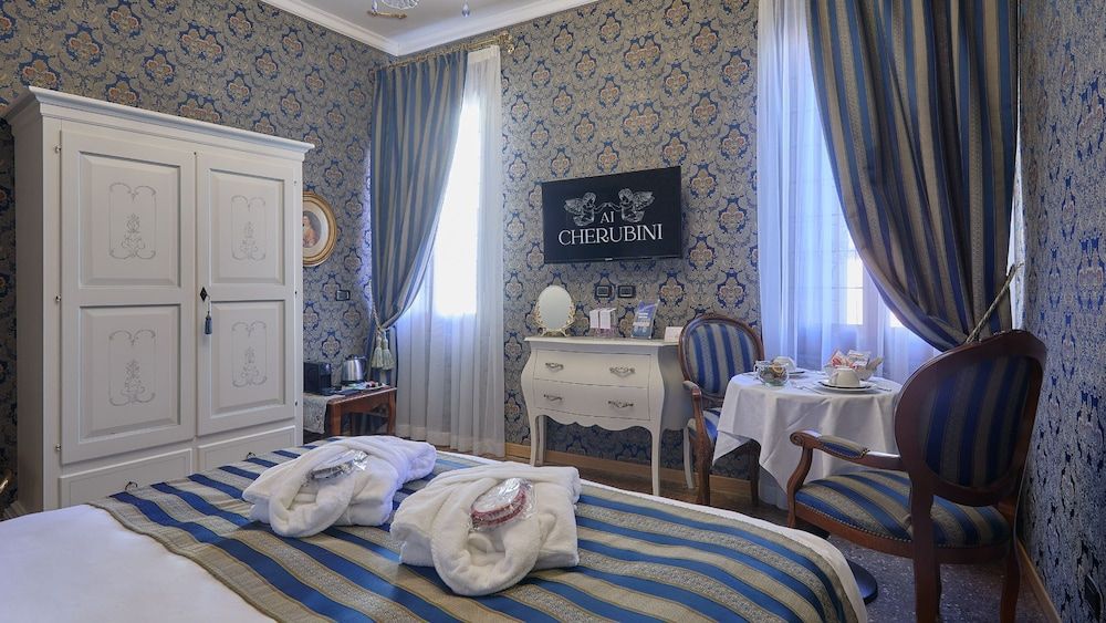 Ai Cherubini Standard Double Room 8