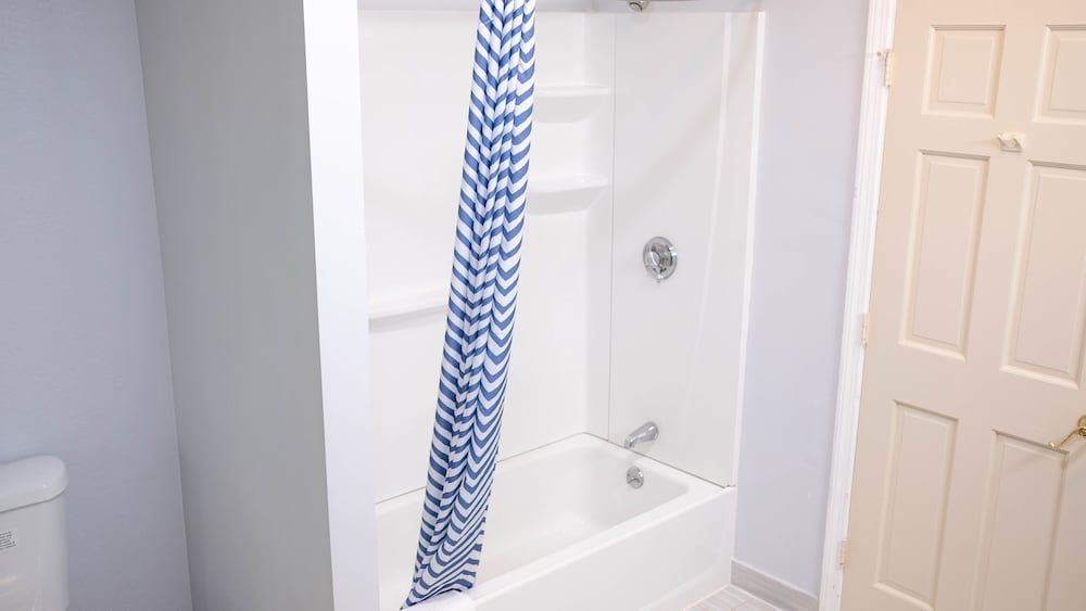 Hyannis Plaza Hotel Princess Suite 2