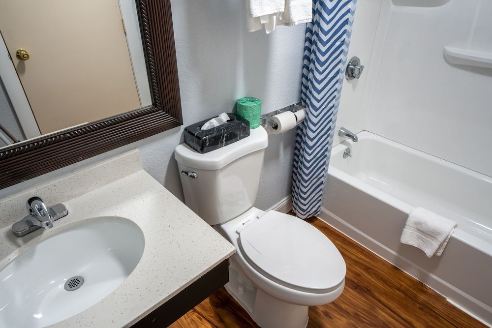 Hyannis Plaza Hotel Princess Junior Suite 2