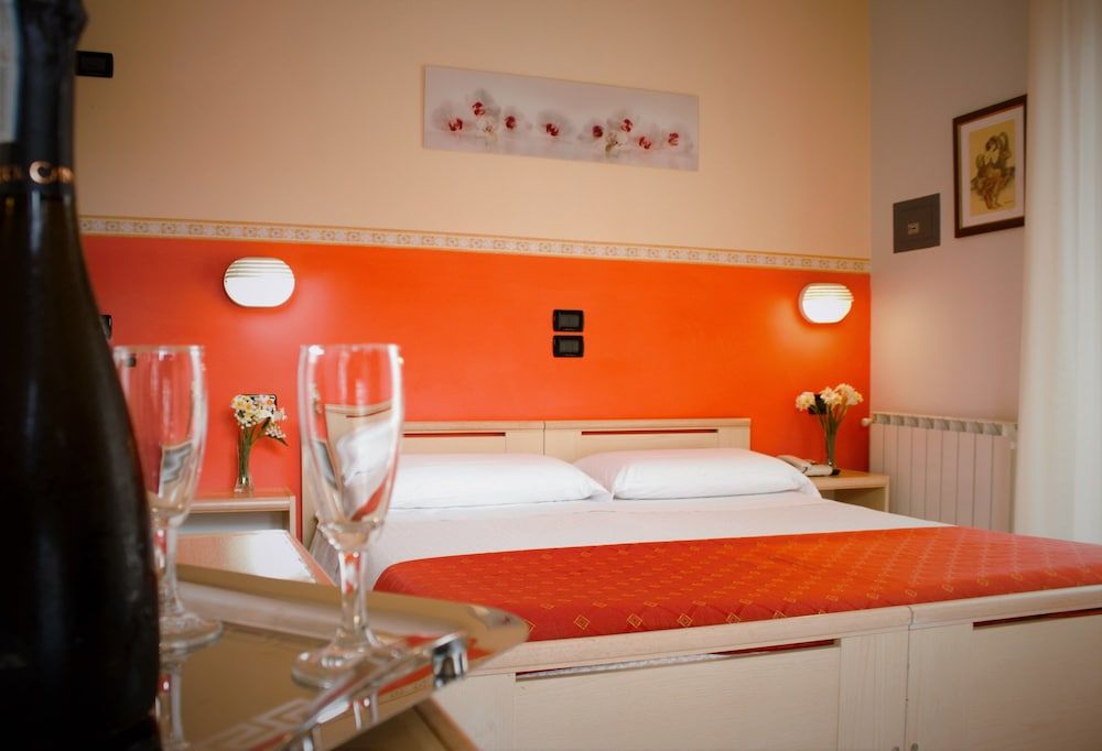 Hotel Monica Deluxe Double or Twin Room 3