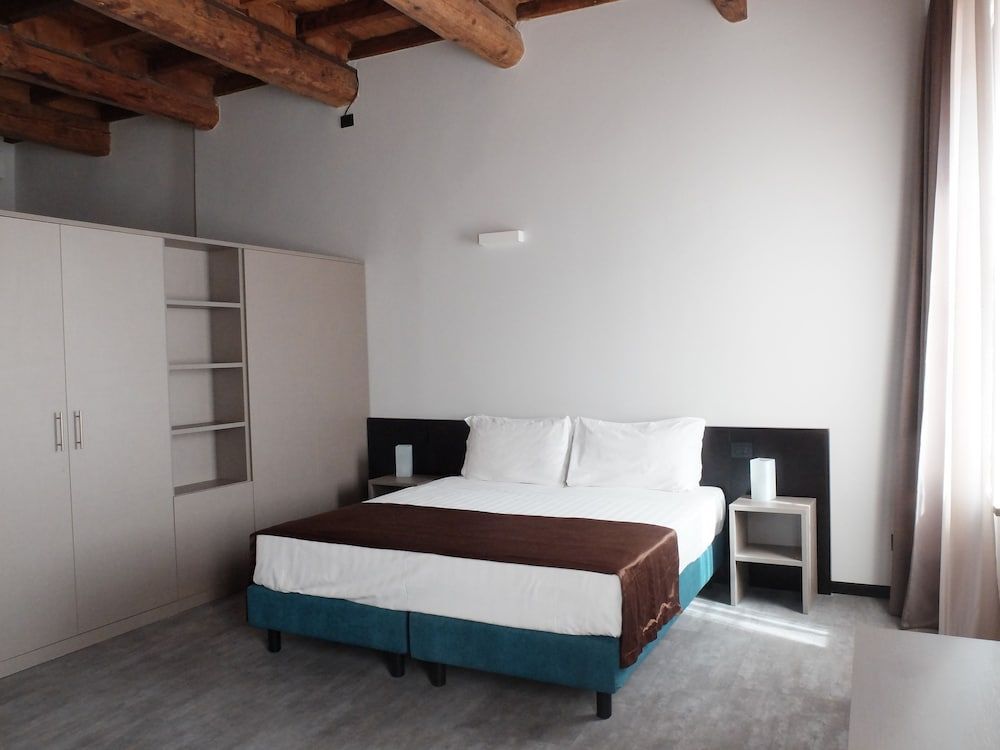 Carlton Family Suite