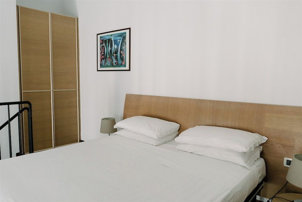 Carlton Condo, Annex Building 2