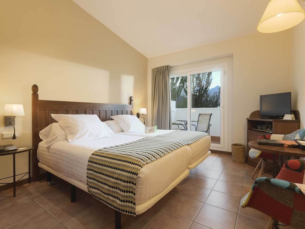 Double Room, Mountain View (1 Adult + 1 Child)