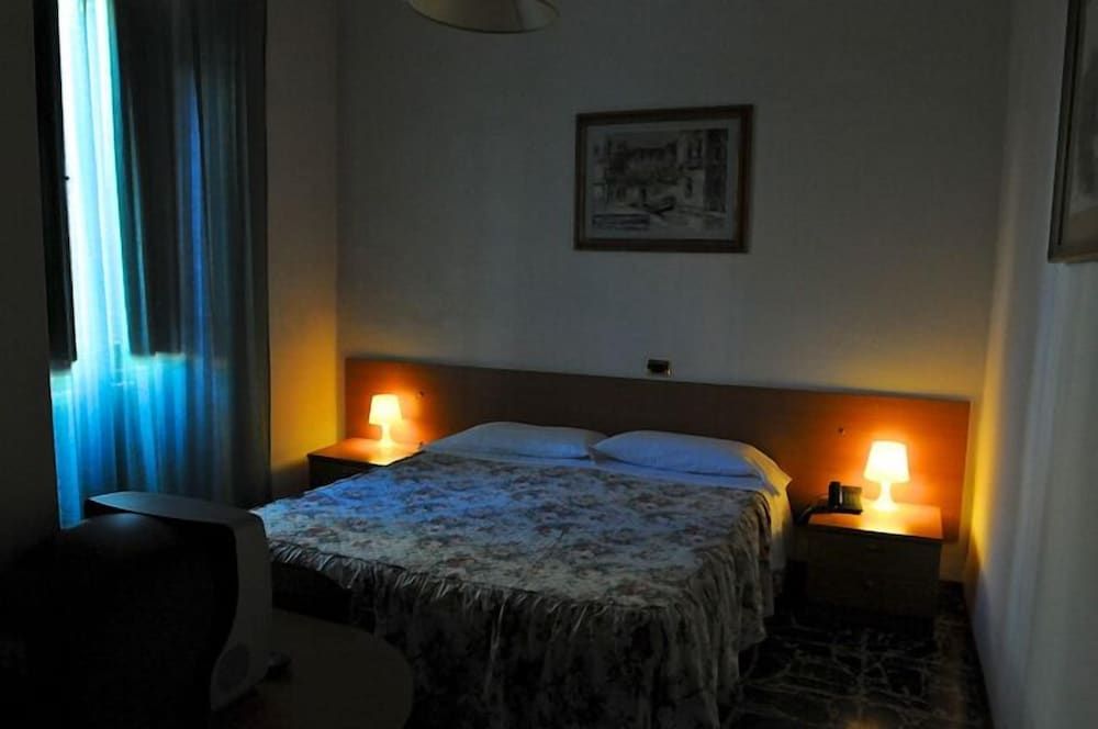 Hotel Albergo Italia Double or Twin Room 5