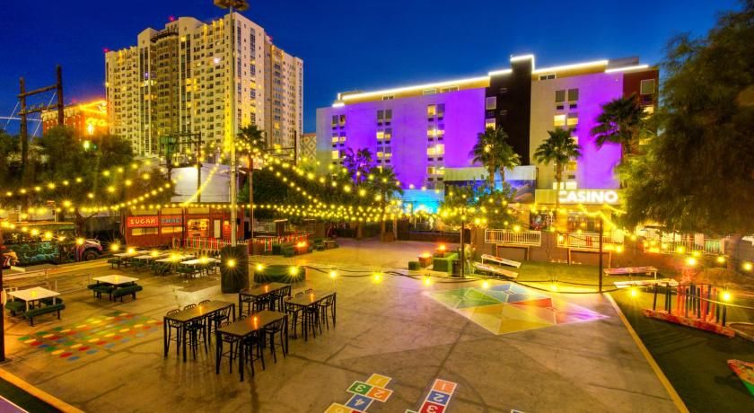 undefined Oasis at Gold Spike 9