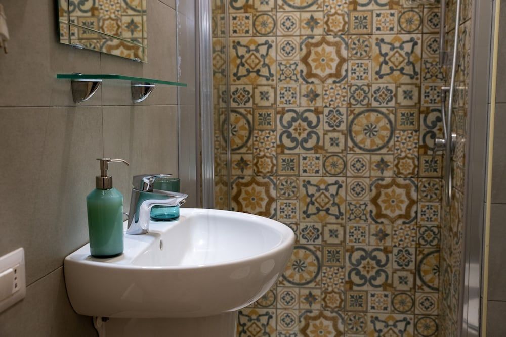 B&B alla Ferrovia Deluxe Double or Twin Room, 2 Twin Beds 3