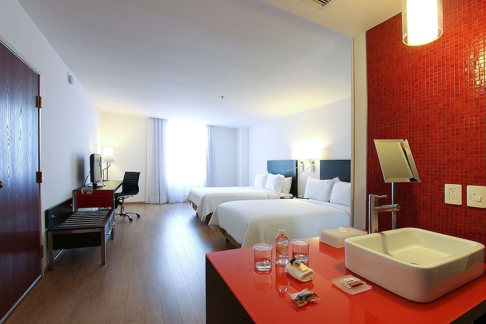 Fiesta Inn Express Naucalpan Superior Room 2 Doubles 4