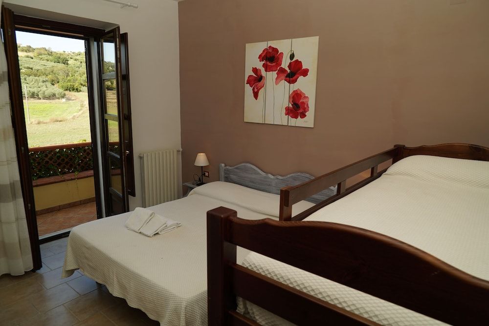 Comfort Quadruple Room (2 adults and 2 children)