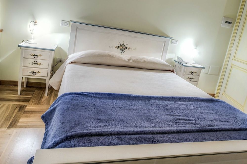 La Castellaia Resort Double Room 12