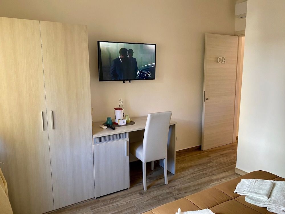 BeB Caruso Economy Double Room 8