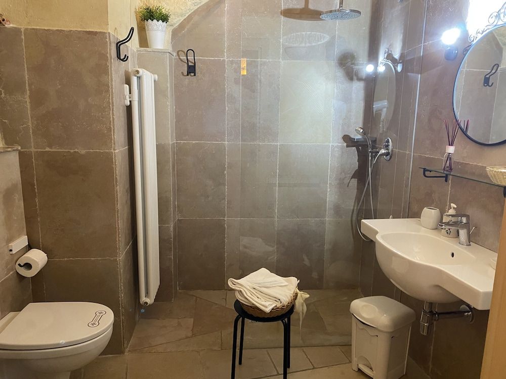 Hoplites Double Room (Cynisca) 2