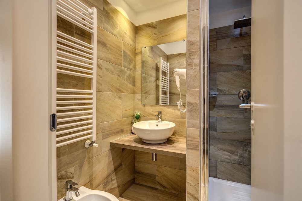 Chester Suites Deluxe Double Room, 1 Queen Bed 9