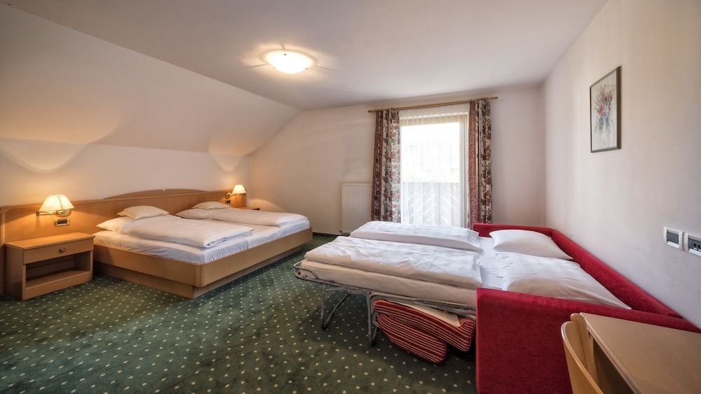 Quadruple Room (some with balcony)