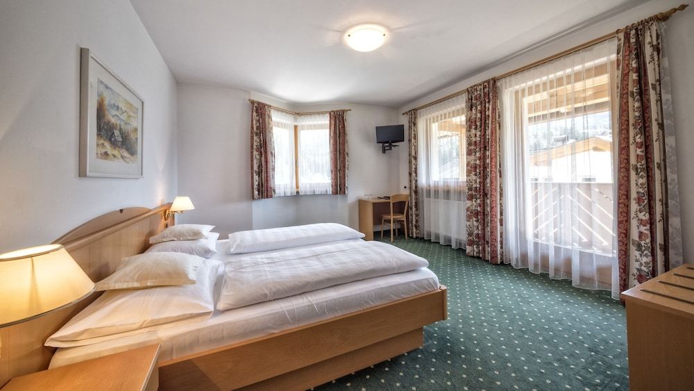 Double Room (some with balcony)