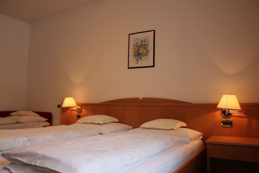 Double Room (some with balcony)