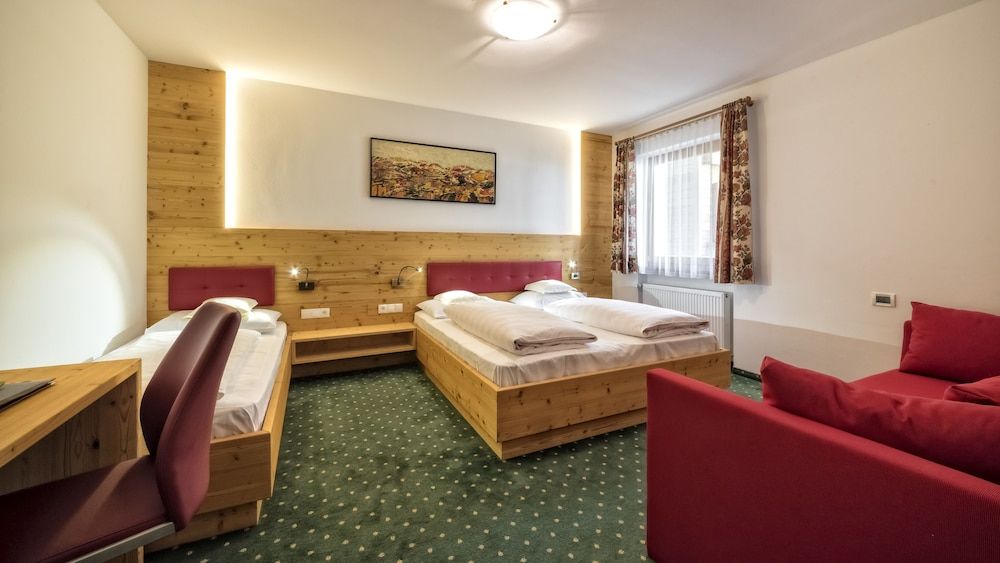 Triple Room (some with balcony)