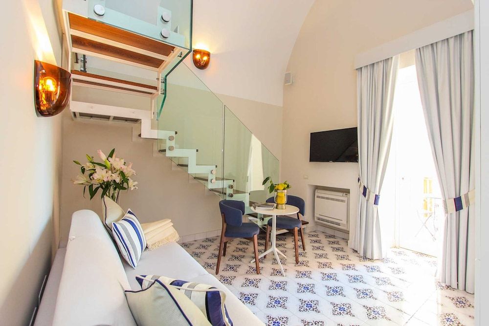 undefined DieciSedici 5