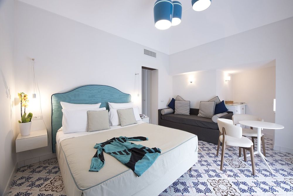 undefined DieciSedici 6