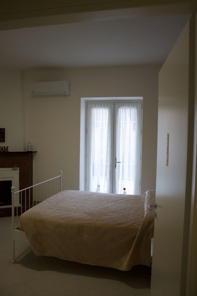 Ostello Villafranca Deluxe Double Room 3