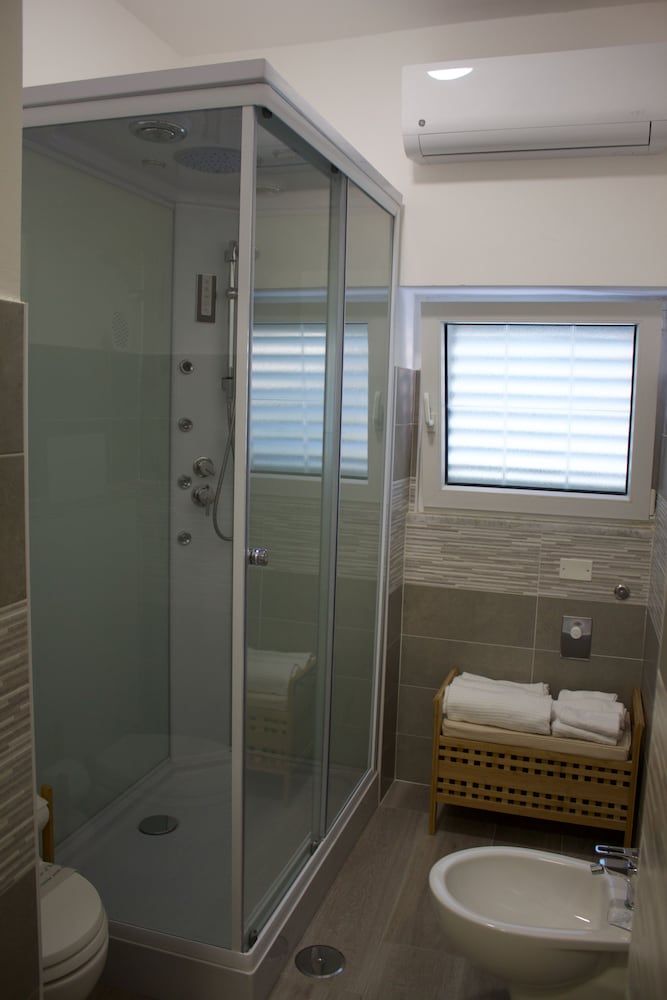 Ostello Villafranca Deluxe Double Room 5