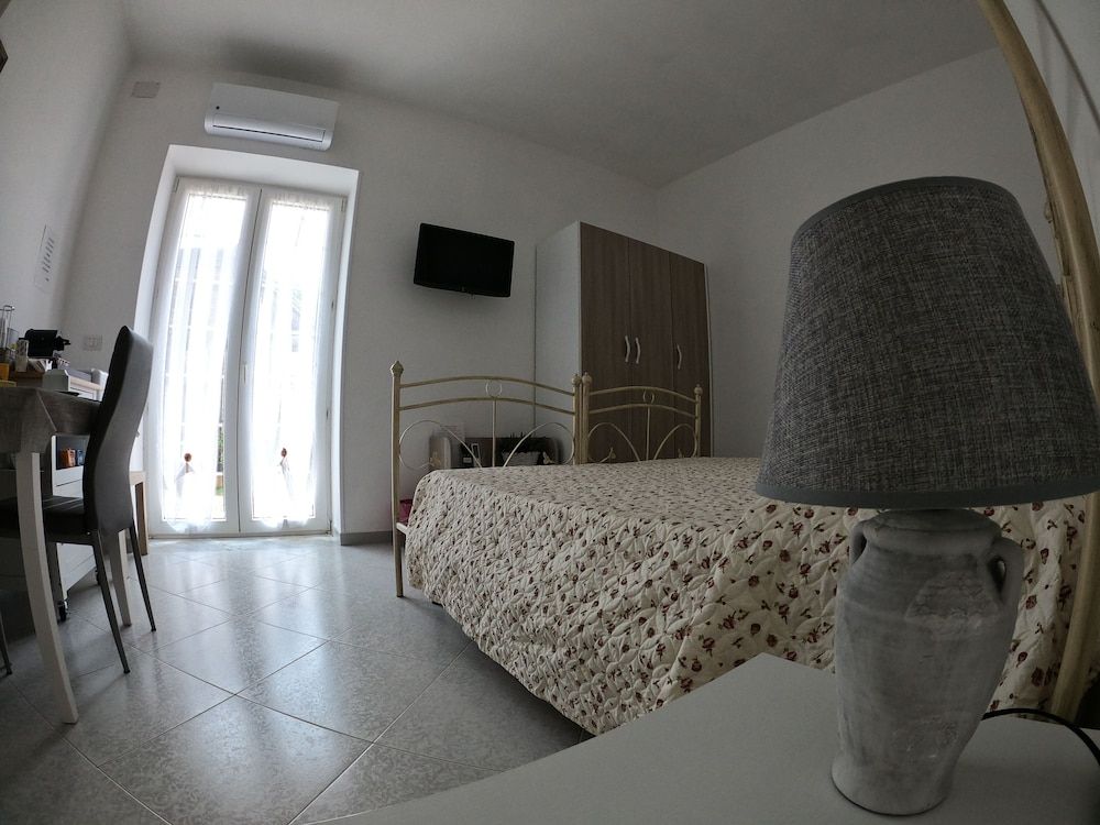 Ostello Villafranca Comfort Double Room, Accessible, Garden Area 5