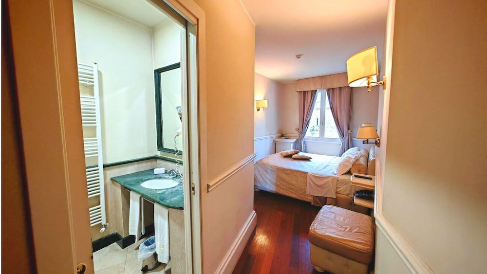 Suite Hotel Santa Chiara Classic Double or Twin Room, Accessible, Courtyard Area 9