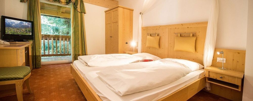Suite, 2 Bedrooms, Annex Building
