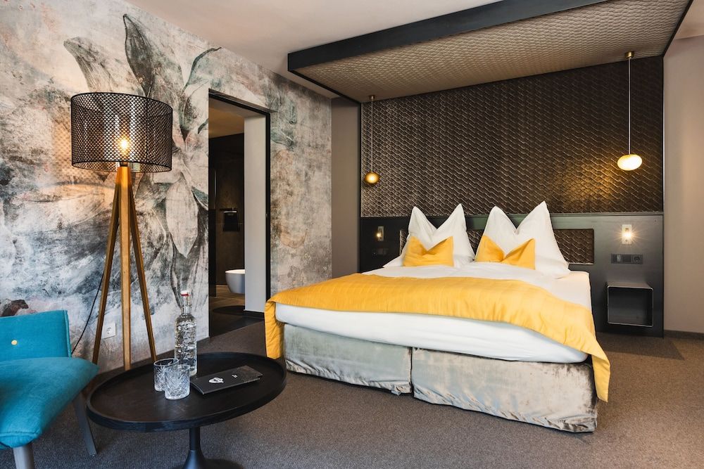 Deluxe Studio Suite