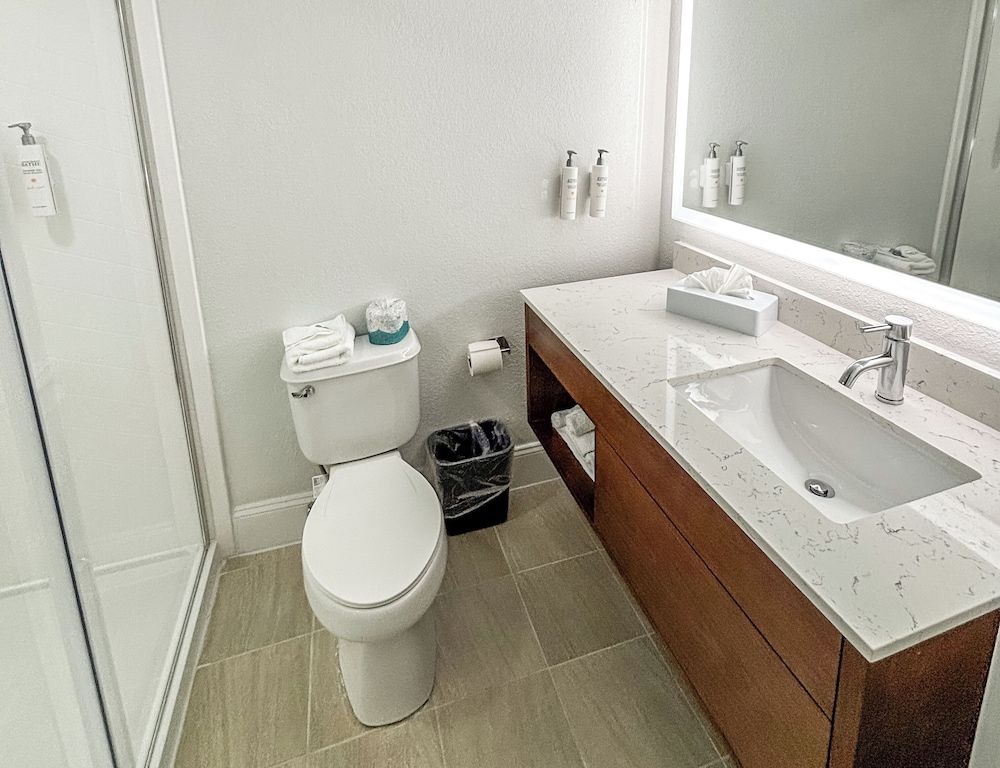 Sonesta Essential Orlando Airport Room, 2 Queen Beds 5