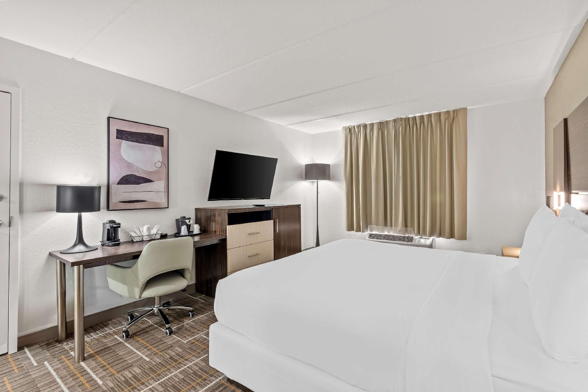 undefined Sonesta Essential Orlando Airport 4