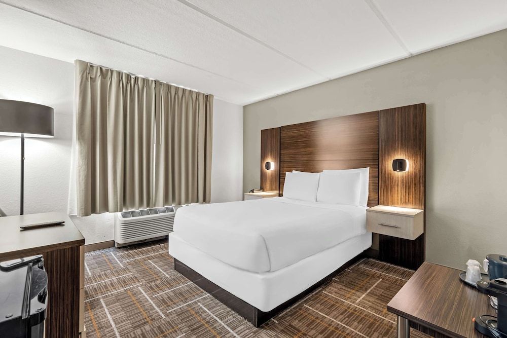 undefined Sonesta Essential Orlando Airport 9