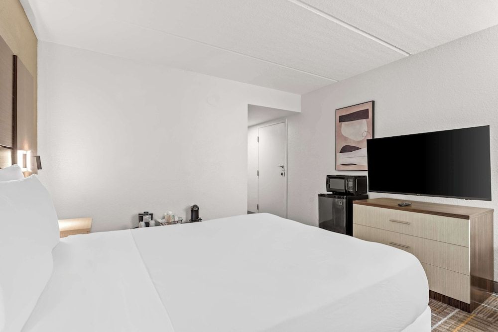 undefined Sonesta Essential Orlando Airport 8