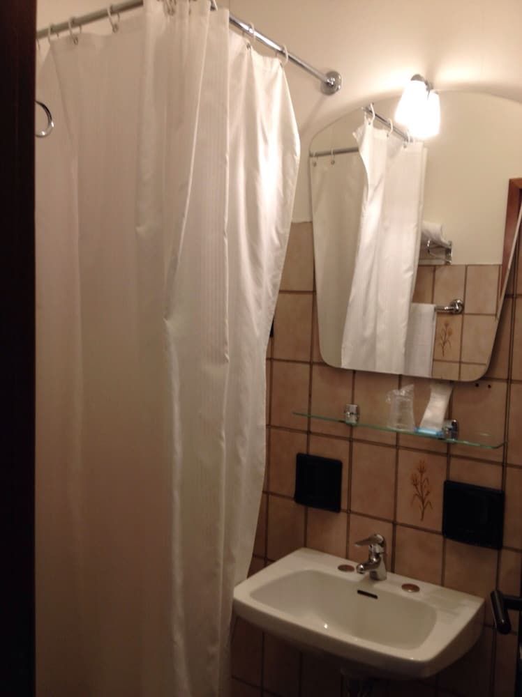 Hotel Palace Double or Twin Room 9