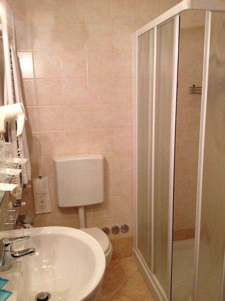 Hotel Palace Triple Room 14