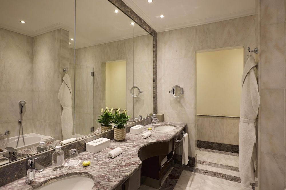 Junior Suite (Piazza View)