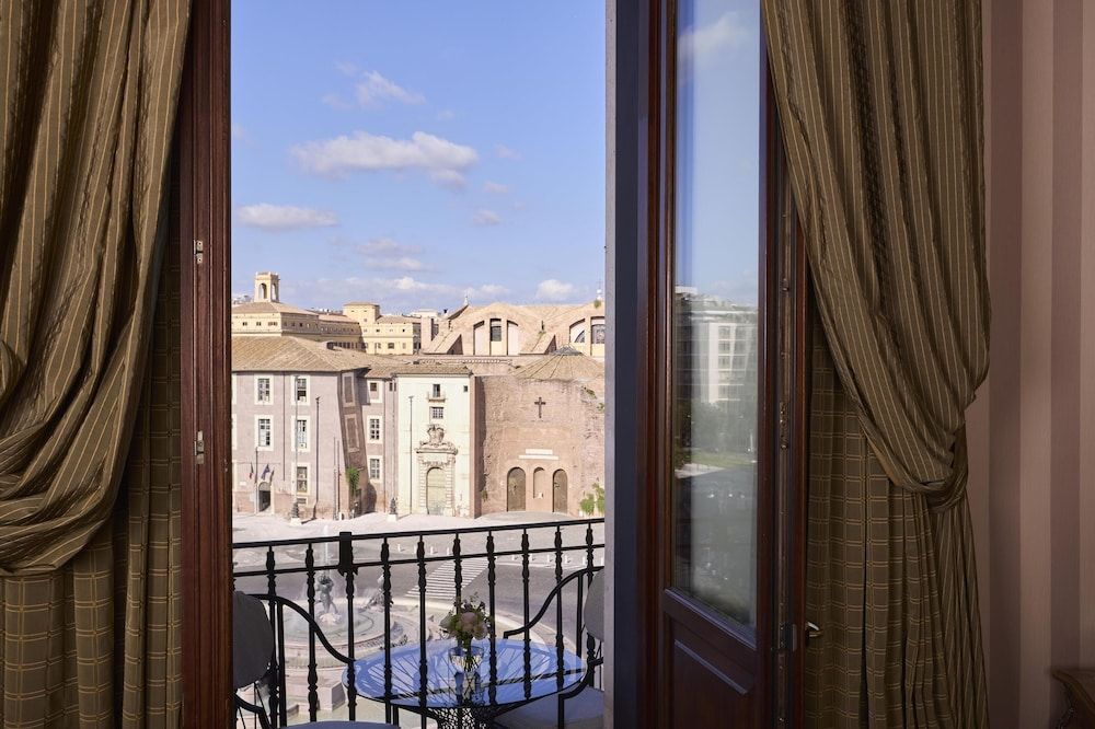 Junior Suite, Balcony (Piazza View)