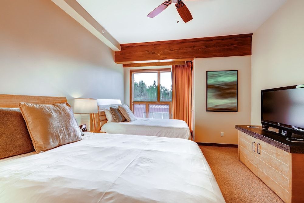 Condo, 2 Bedrooms