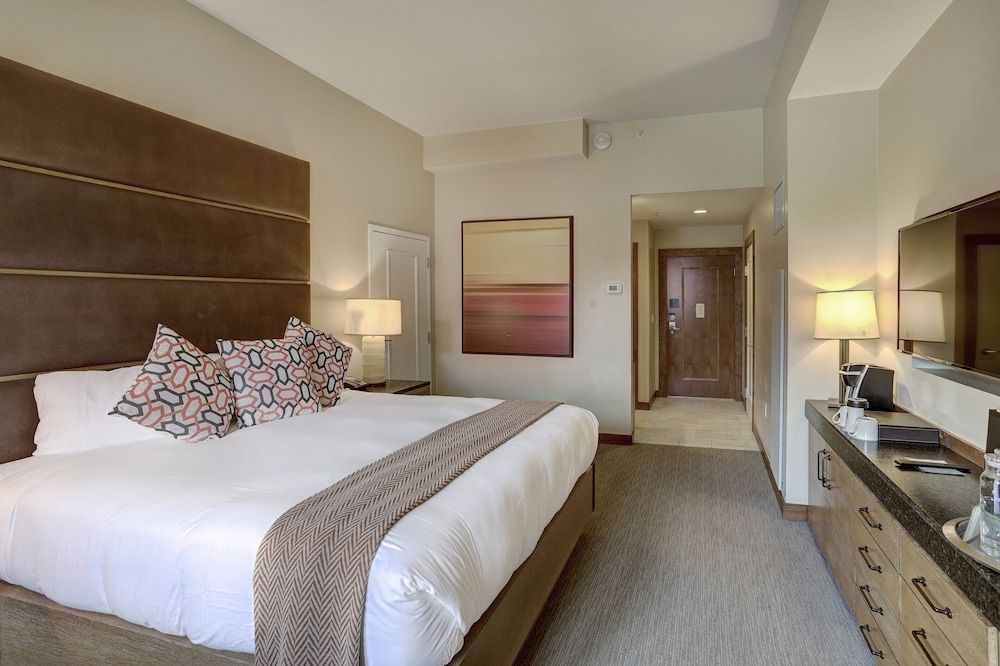 Room, 1 King Bed (Lodge)