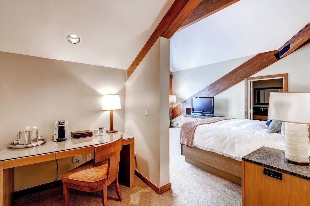 Deluxe Room, 1 King Bed
