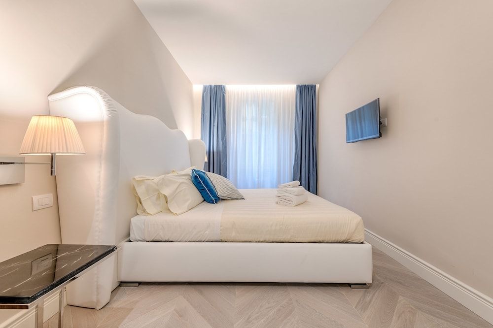 Luxury Blue River by Mmega Luxury Condo, 3 Bedrooms 4