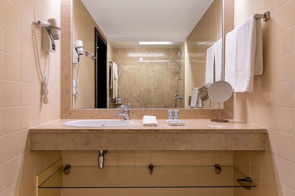 Hotel do Chiado Classic Double or Twin Room 7