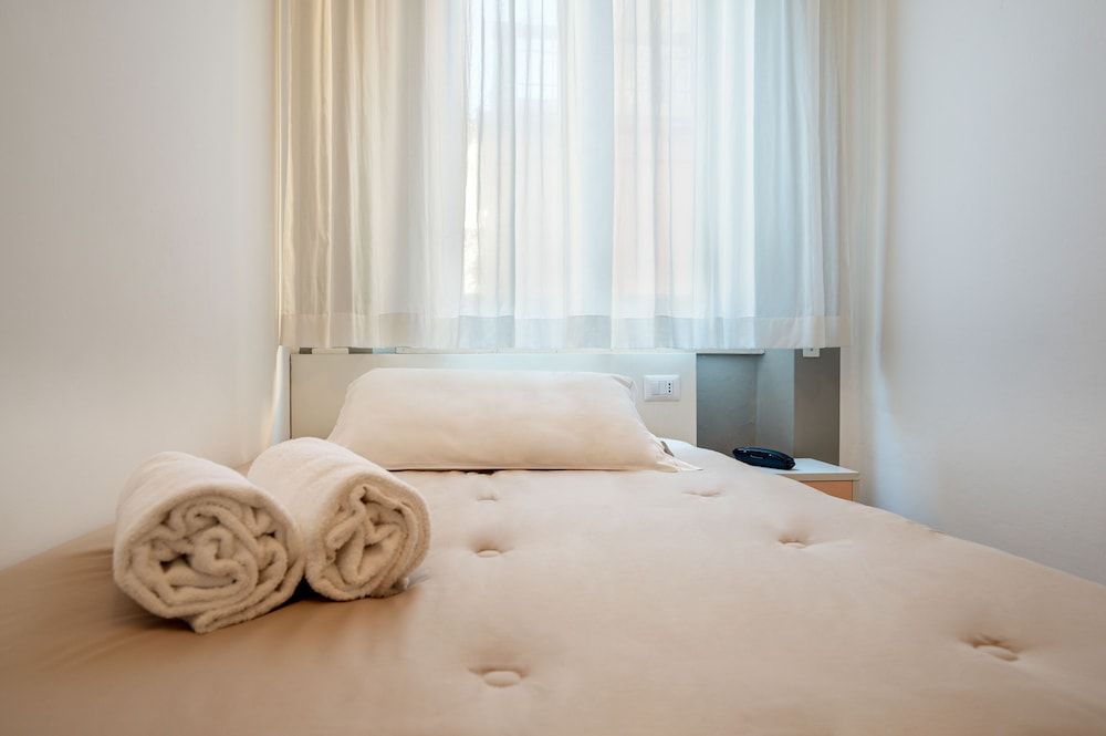 Amadei Hotel Blumen Standard Single Room 2