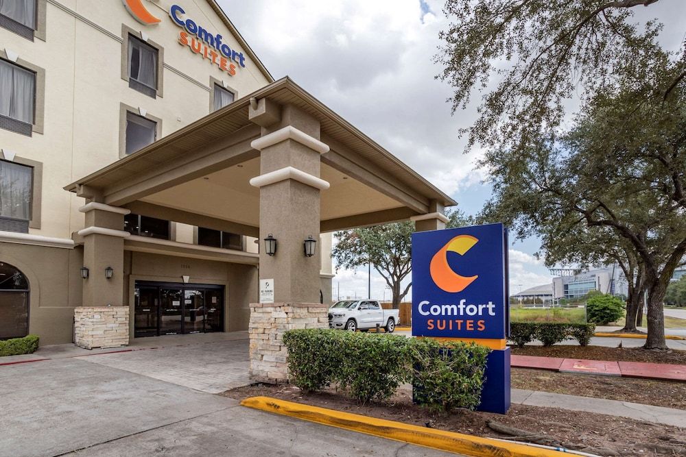 undefined Comfort Suites near Texas Medical Center - NRG Stadium 7
