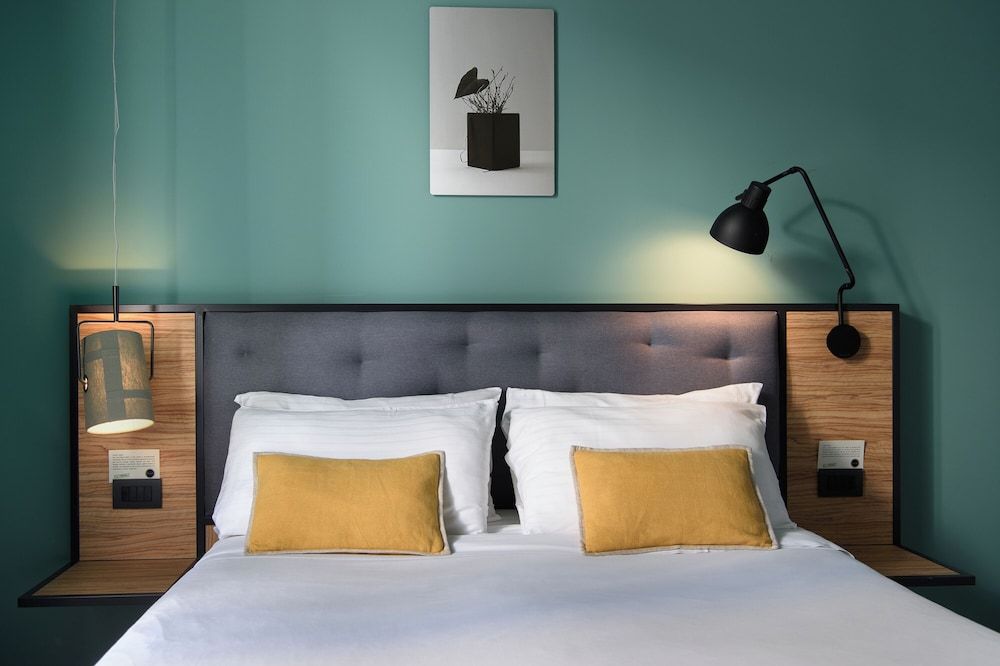 The Poet Hotel Superior Double Room 2